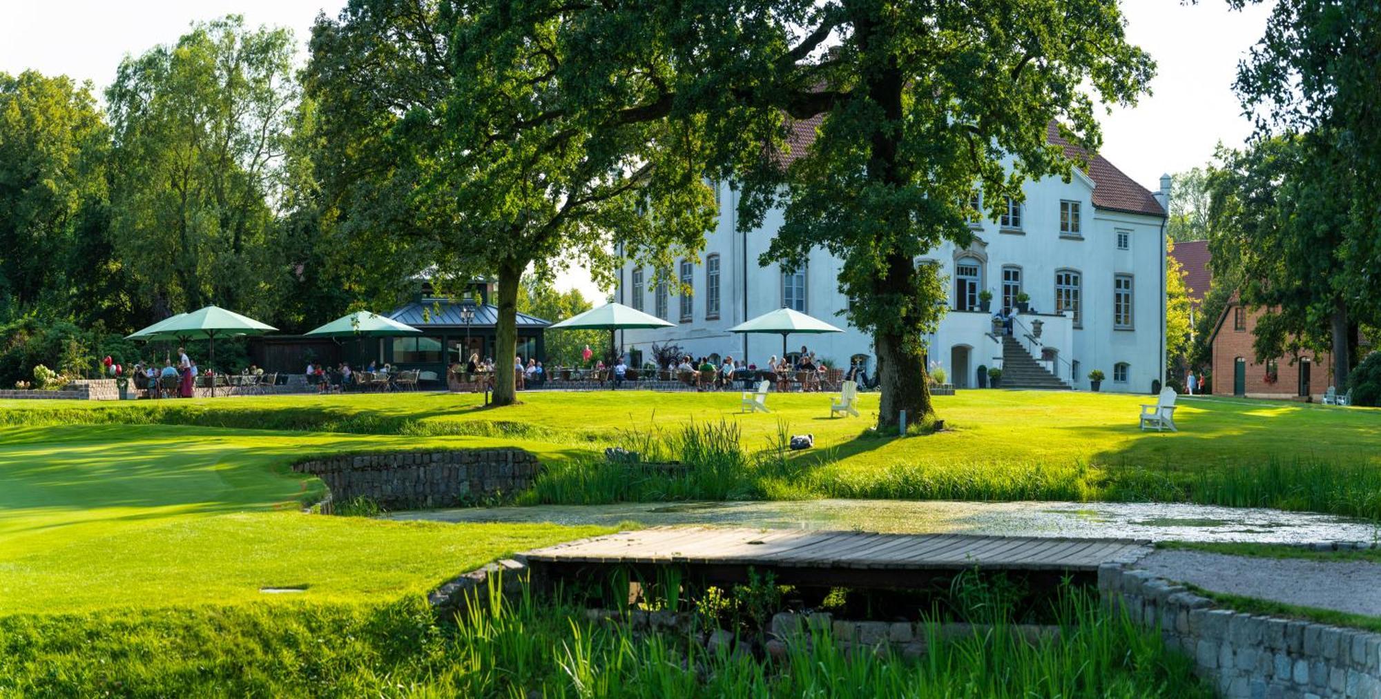Hotel & Gaestehaus Gut Kaden Alveslohe Bagian luar foto